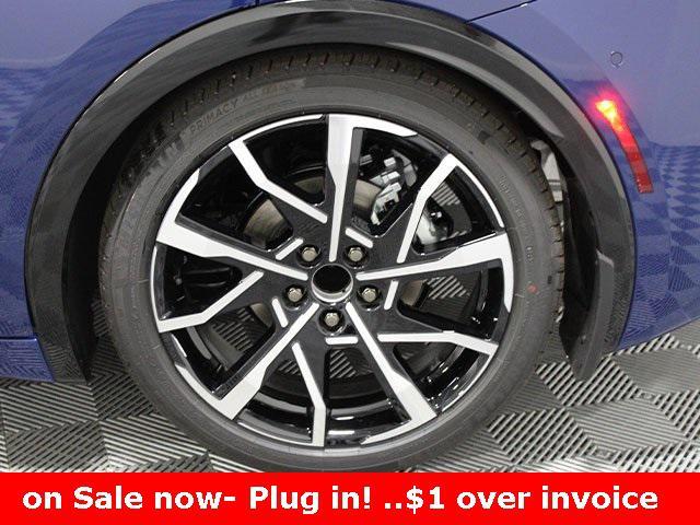 new 2025 Toyota Prius Plug-In Hybrid car, priced at $42,567