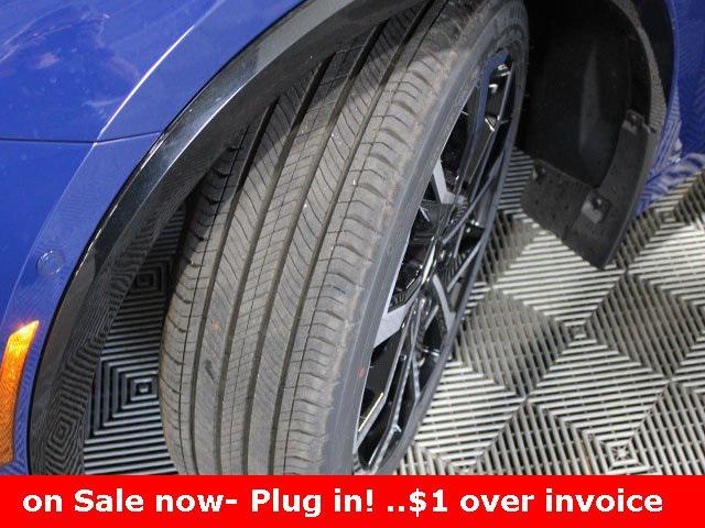 new 2025 Toyota Prius Plug-In Hybrid car, priced at $42,567