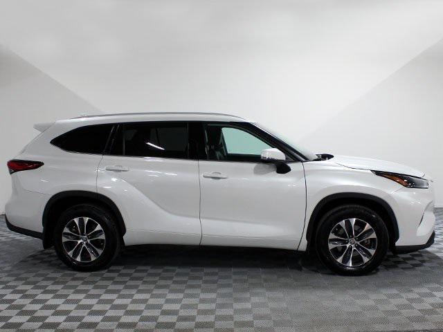 used 2022 Toyota Highlander car, priced at $37,000