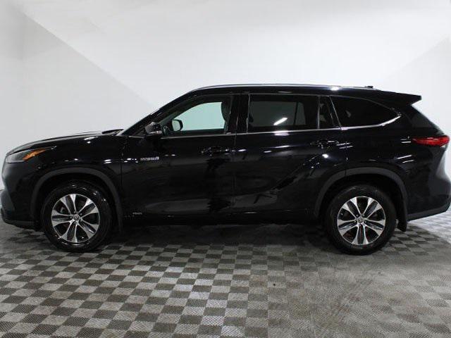 used 2021 Toyota Highlander Hybrid car, priced at $28,900