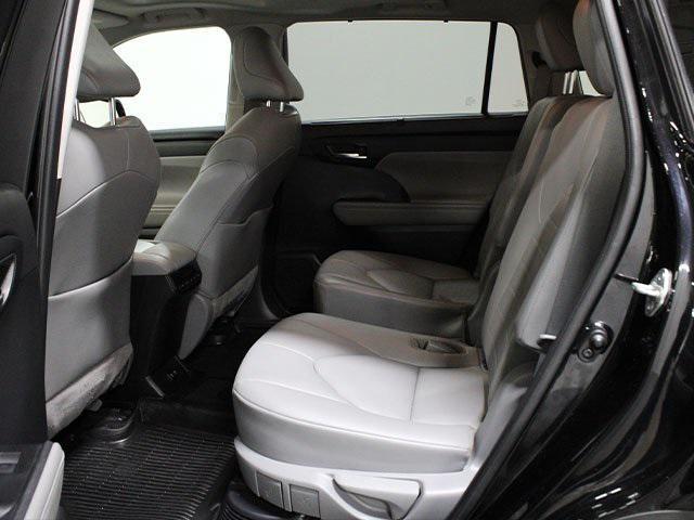 used 2021 Toyota Highlander Hybrid car, priced at $28,900