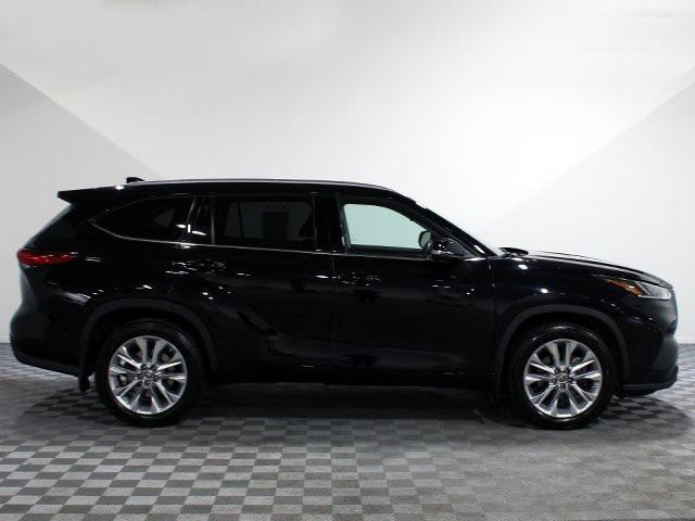 used 2021 Toyota Highlander car, priced at $34,900