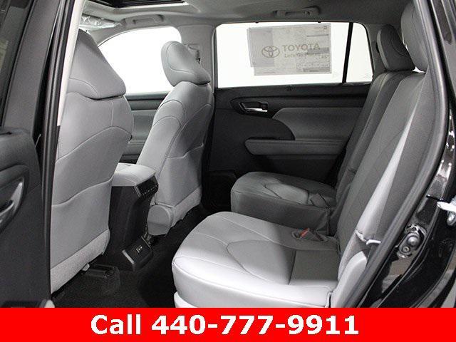 new 2026 Toyota Highlander car, priced at $47,828