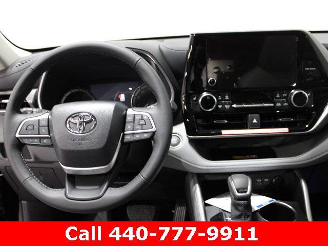new 2026 Toyota Highlander car, priced at $47,828