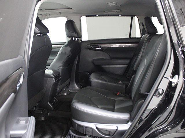 used 2024 Toyota Highlander Hybrid car, priced at $54,000