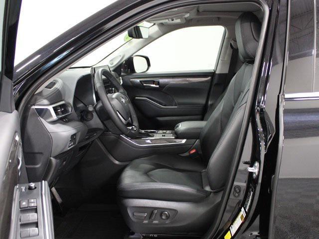 used 2024 Toyota Highlander Hybrid car, priced at $54,000