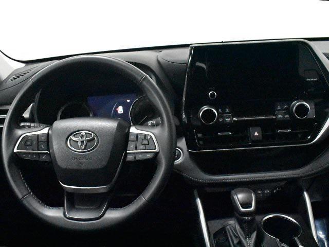 used 2024 Toyota Highlander car, priced at $39,000