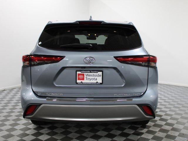used 2023 Toyota Highlander car, priced at $46,500
