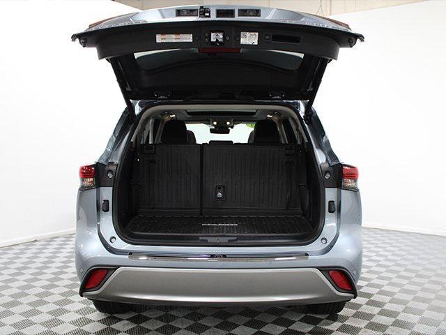 used 2023 Toyota Highlander car, priced at $46,500
