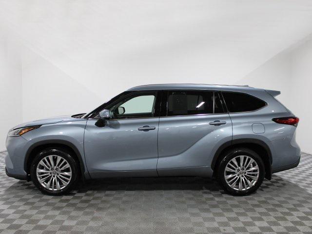 used 2023 Toyota Highlander car, priced at $46,500