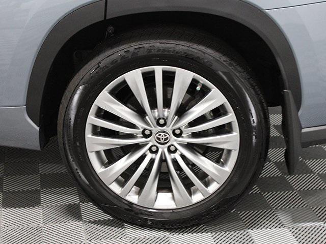 used 2023 Toyota Highlander car, priced at $46,500