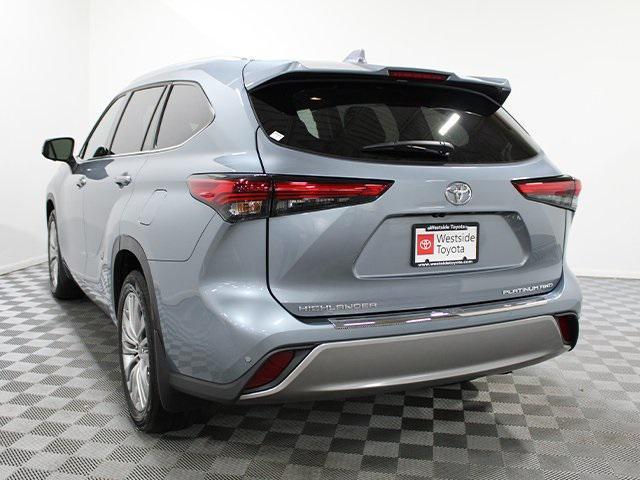 used 2023 Toyota Highlander car, priced at $46,500