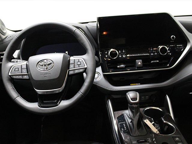 used 2023 Toyota Highlander car, priced at $46,500