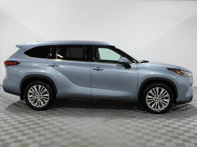 used 2023 Toyota Highlander car, priced at $46,500