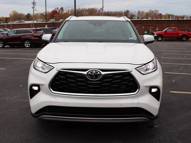 used 2022 Toyota Highlander car, priced at $34,900