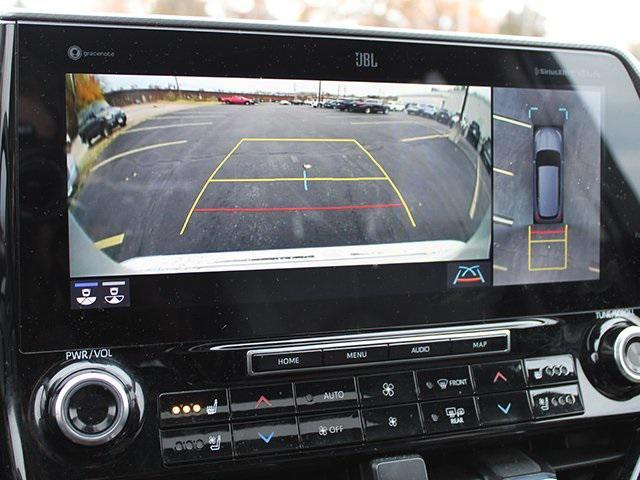 used 2022 Toyota Highlander car, priced at $34,900