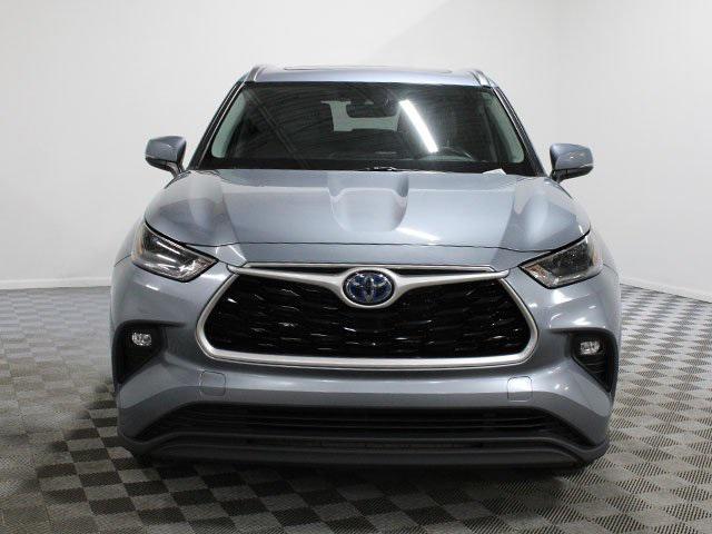 used 2021 Toyota Highlander Hybrid car, priced at $29,900