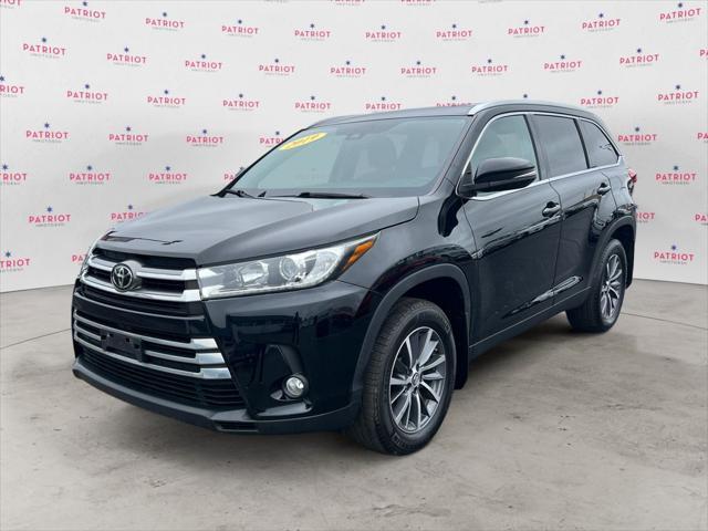 used 2019 Toyota Highlander car, priced at $29,400