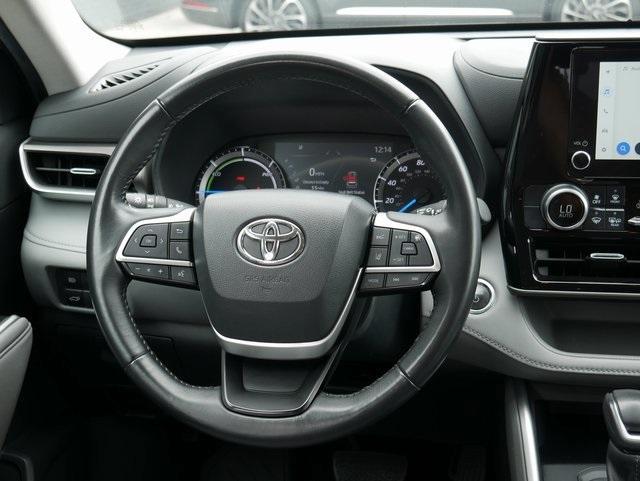 used 2023 Toyota Highlander Hybrid car, priced at $36,000