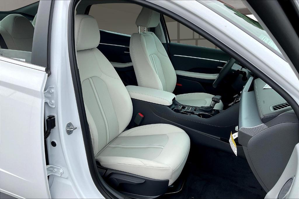 new 2025 Hyundai Sonata car, priced at $29,401
