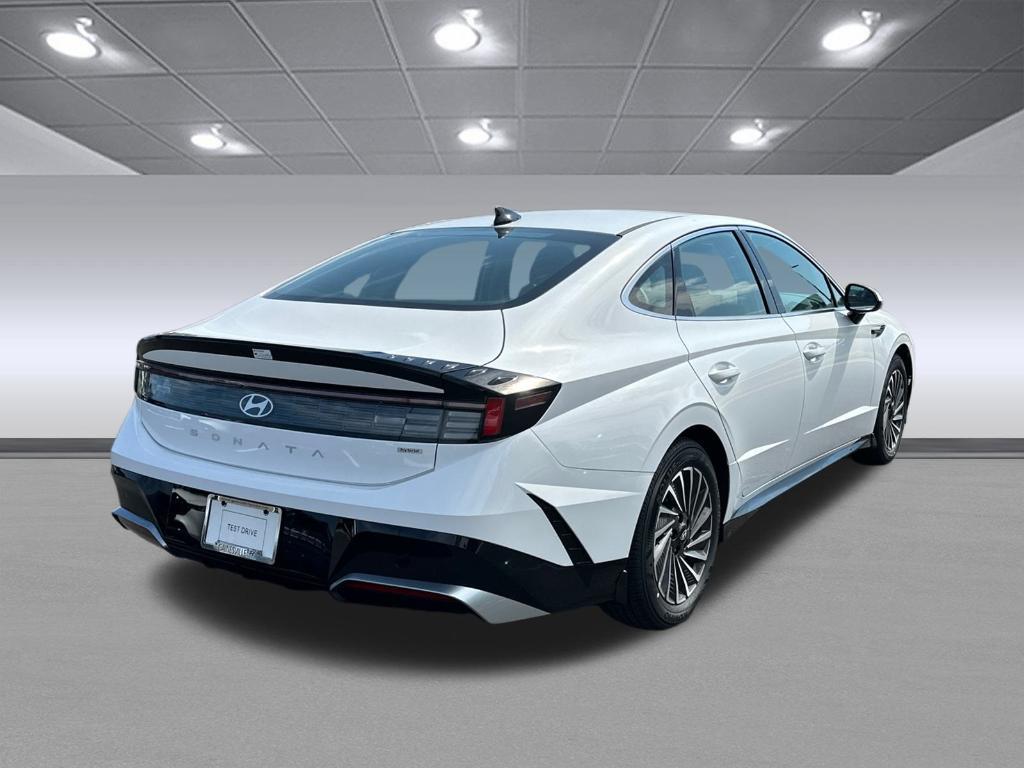 new 2025 Hyundai Sonata Hybrid car, priced at $33,799