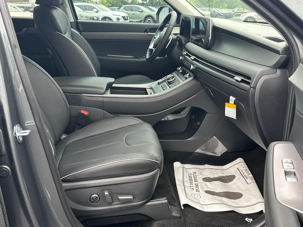 new 2025 Hyundai Palisade car, priced at $42,301