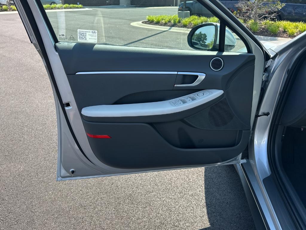 new 2025 Hyundai Sonata car, priced at $28,821