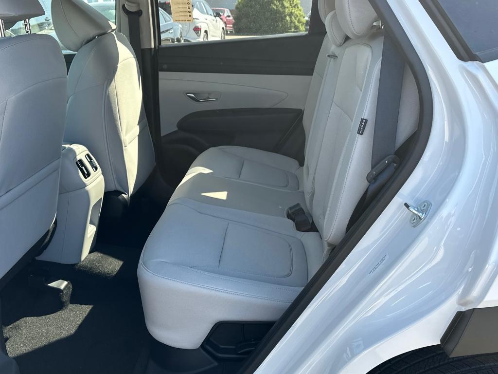 new 2025 Hyundai TUCSON Hybrid car, priced at $34,931