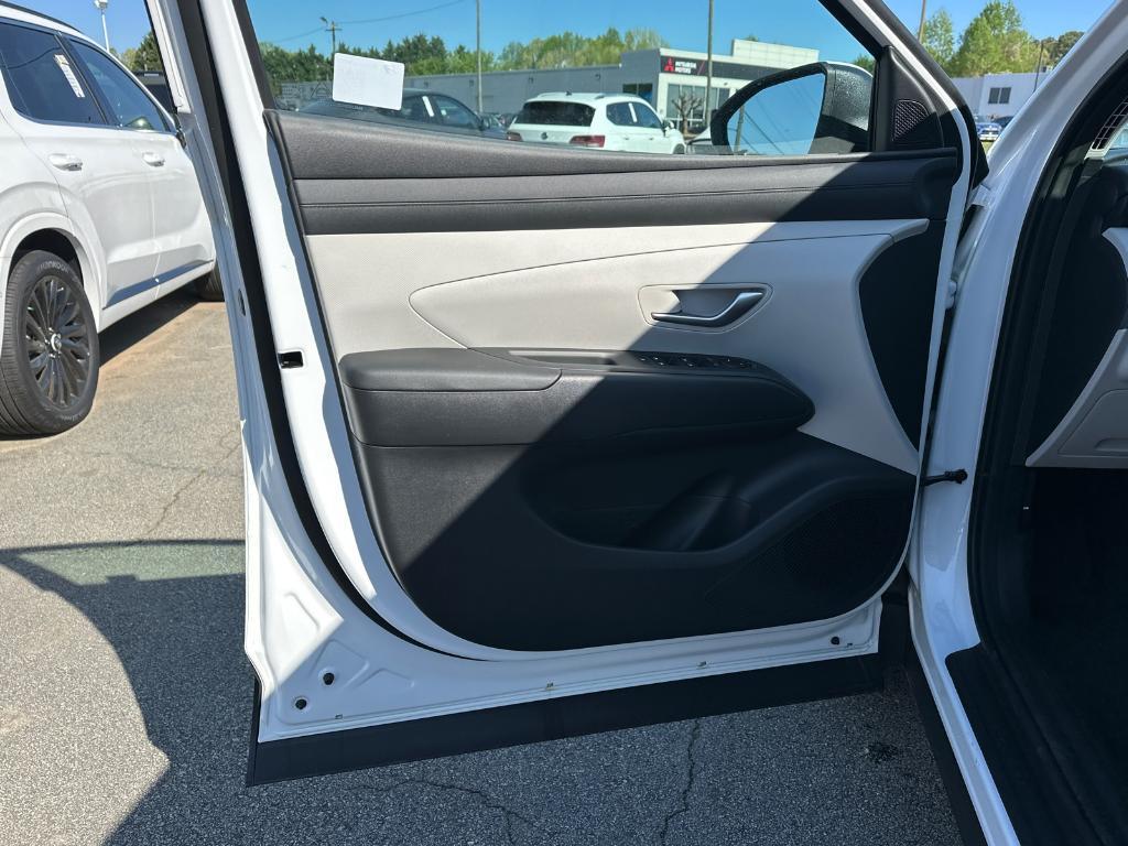 new 2025 Hyundai TUCSON Hybrid car, priced at $34,931