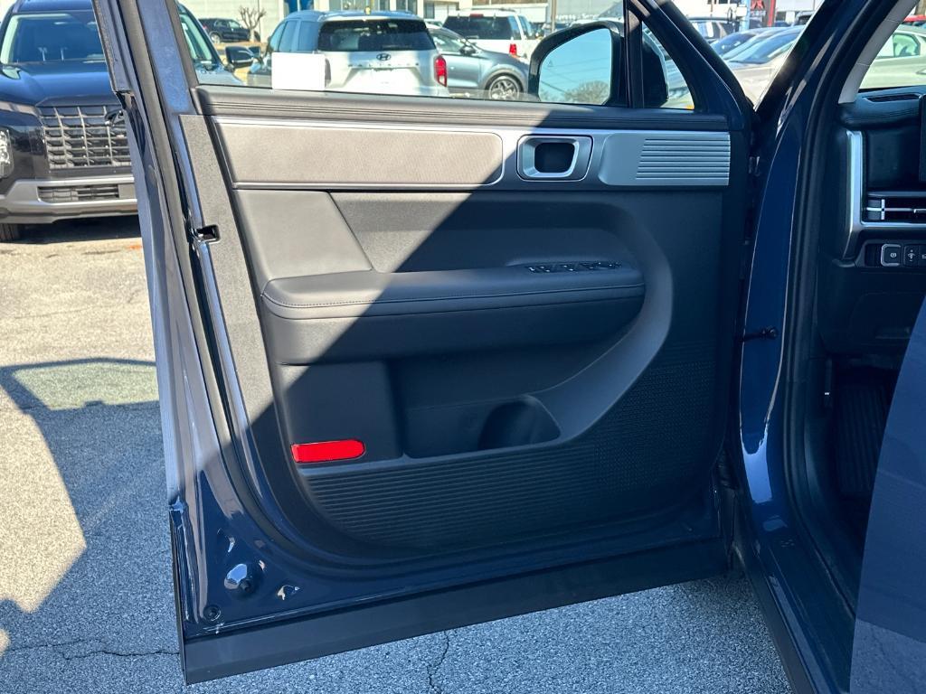 new 2025 Hyundai Santa Fe car, priced at $40,680