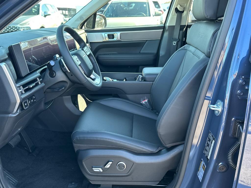 new 2025 Hyundai Santa Fe car, priced at $40,680