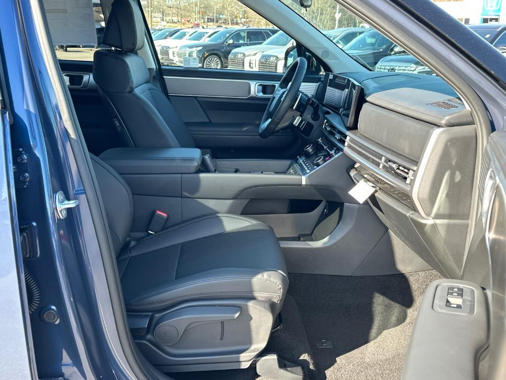 new 2025 Hyundai Santa Fe car, priced at $40,680
