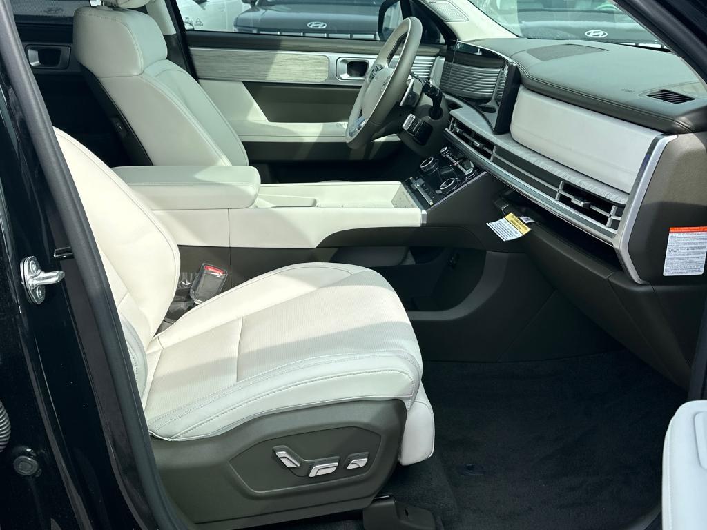 new 2025 Hyundai SANTA FE HEV car, priced at $47,556