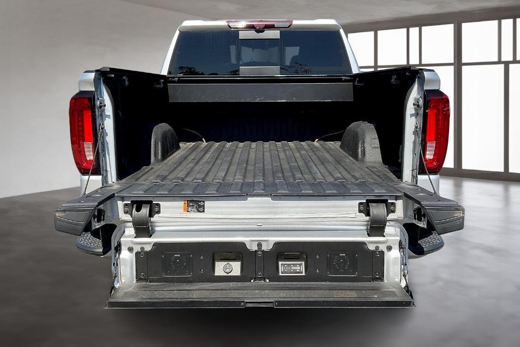 used 2022 GMC Sierra 1500 car, priced at $50,276