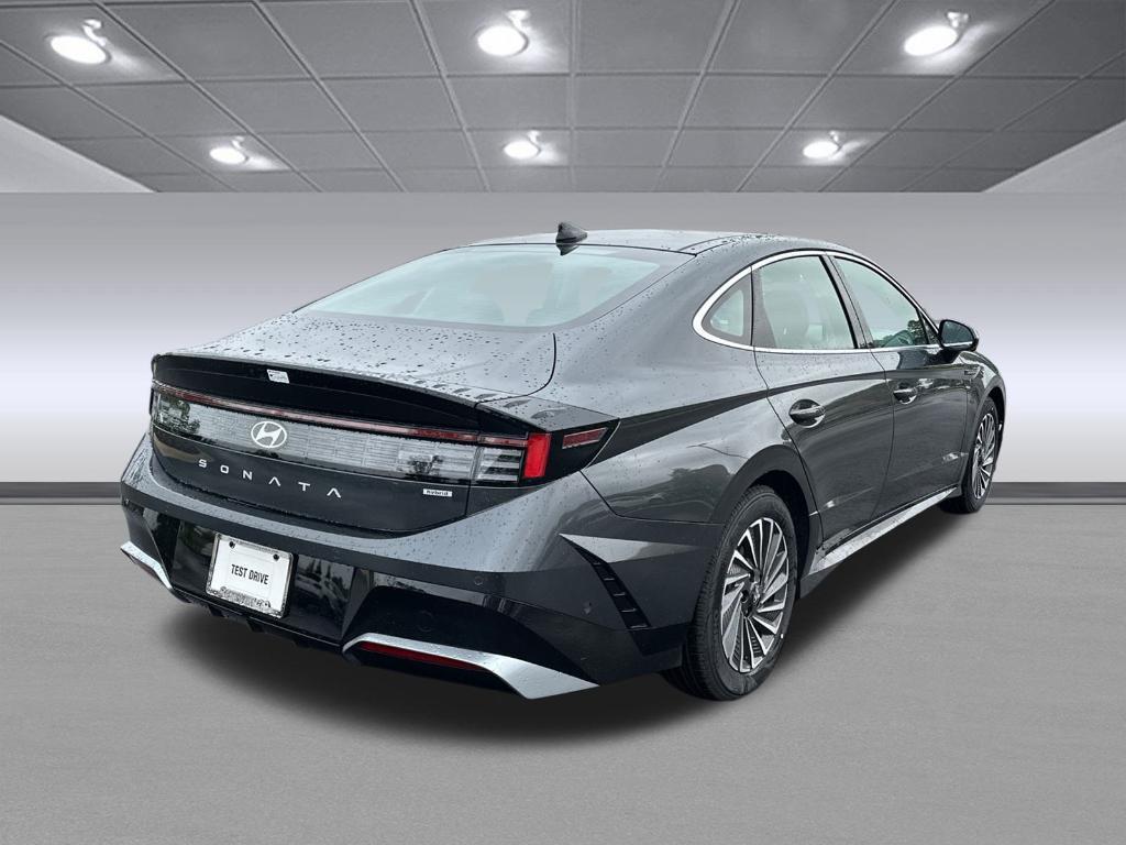 new 2025 Hyundai Sonata Hybrid car, priced at $39,739