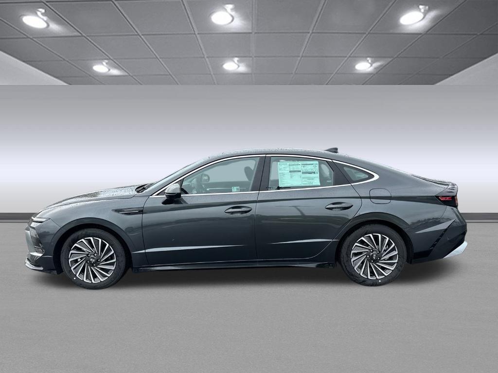 new 2025 Hyundai Sonata Hybrid car, priced at $39,739