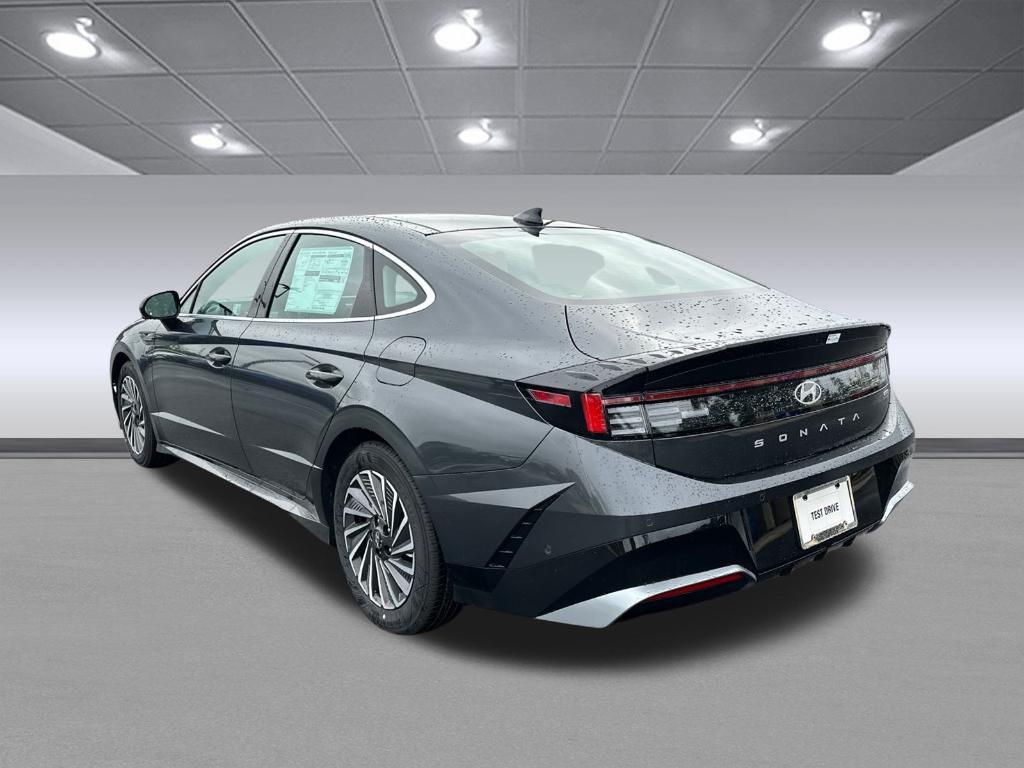 new 2025 Hyundai Sonata Hybrid car, priced at $39,739