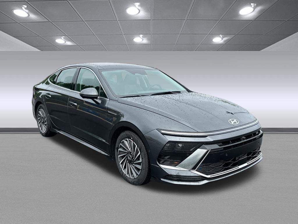 new 2025 Hyundai Sonata Hybrid car, priced at $39,739