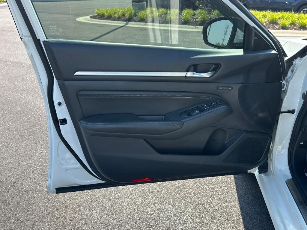 used 2019 Nissan Altima car, priced at $22,399