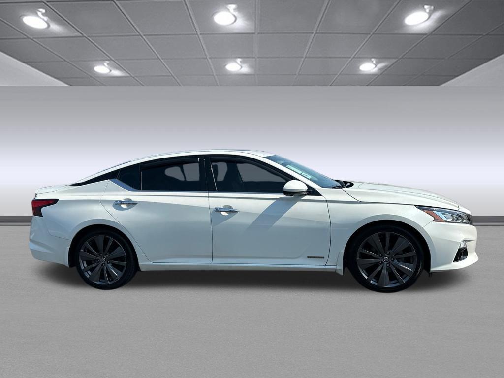 used 2019 Nissan Altima car, priced at $22,399