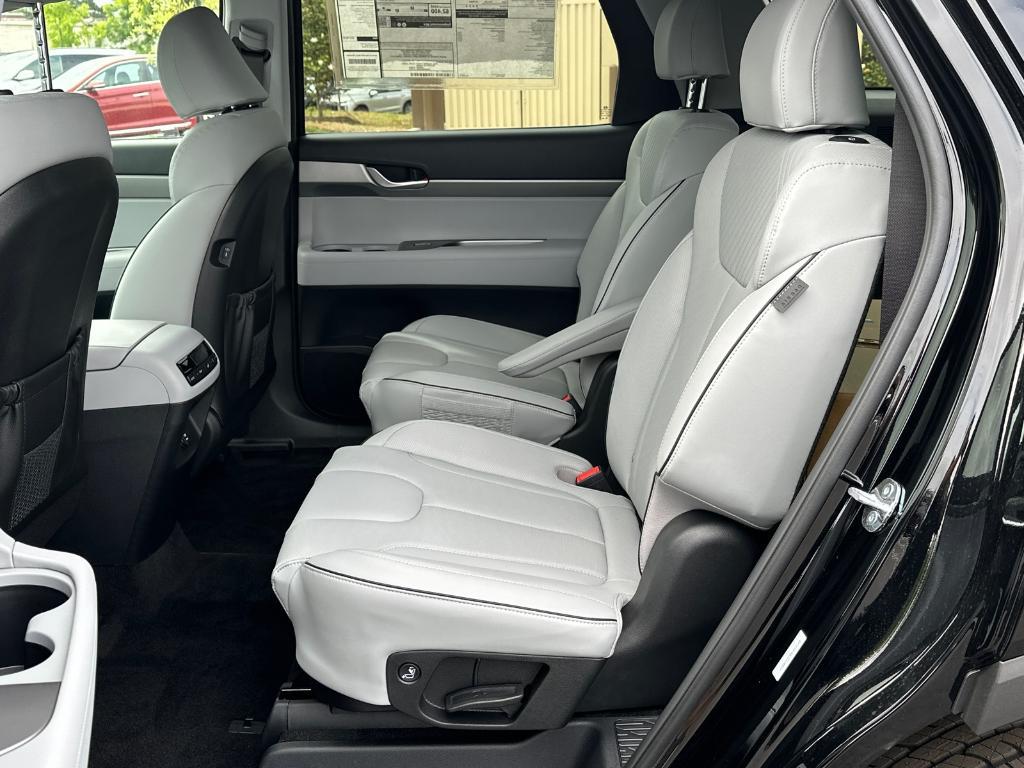 new 2025 Hyundai Palisade car, priced at $42,346