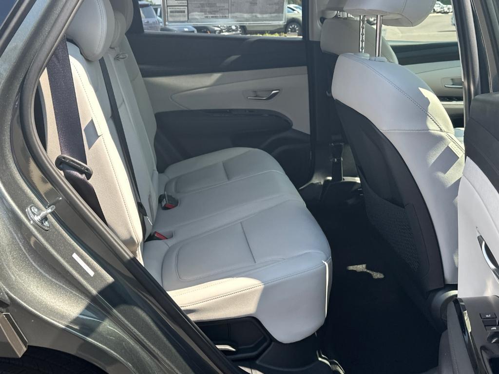 new 2025 Hyundai TUCSON Hybrid car, priced at $43,361