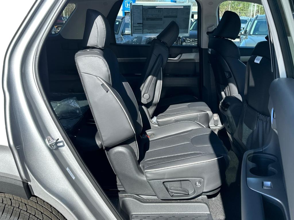 new 2025 Hyundai Palisade car, priced at $41,141