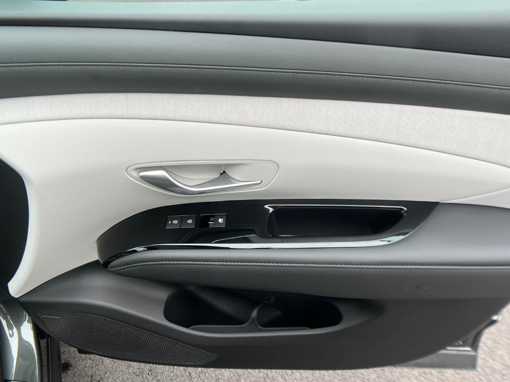 new 2025 Hyundai TUCSON Hybrid car, priced at $42,336