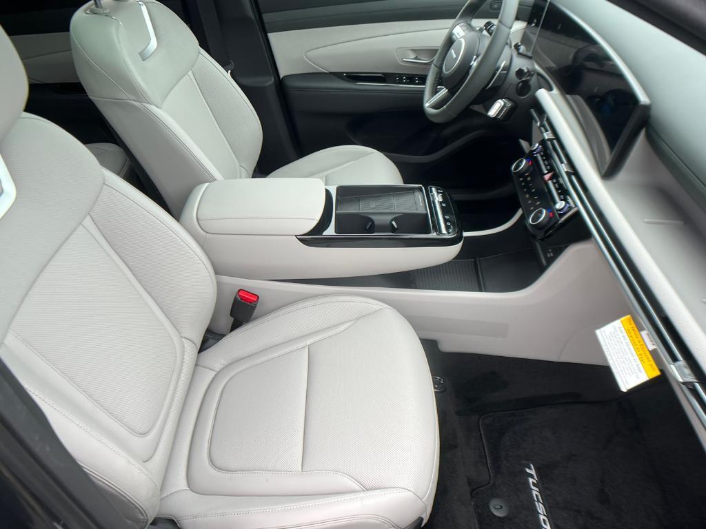 new 2025 Hyundai TUCSON Hybrid car, priced at $42,336