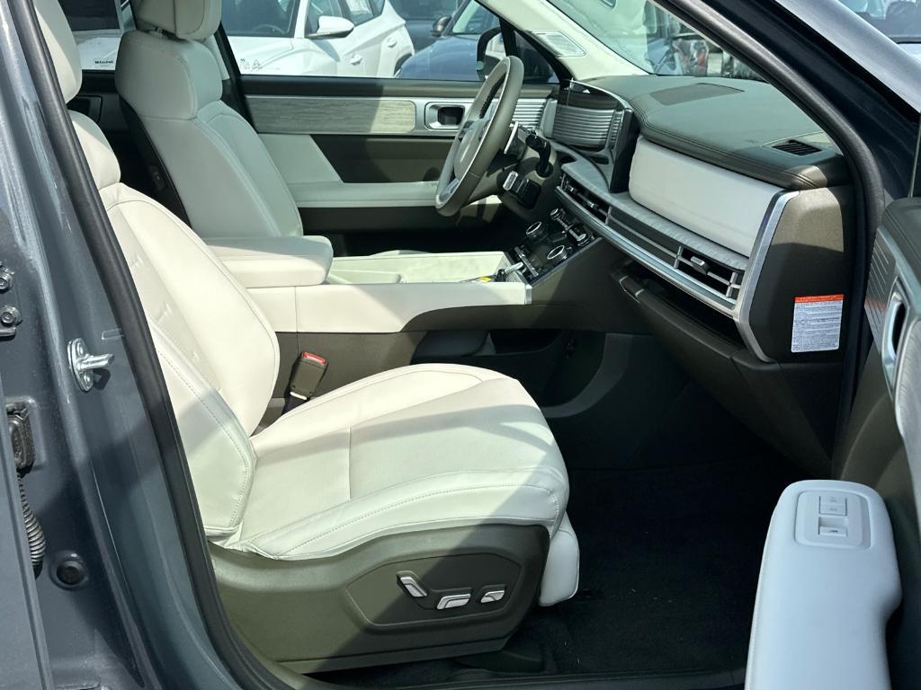 new 2025 Hyundai SANTA FE HEV car, priced at $47,061