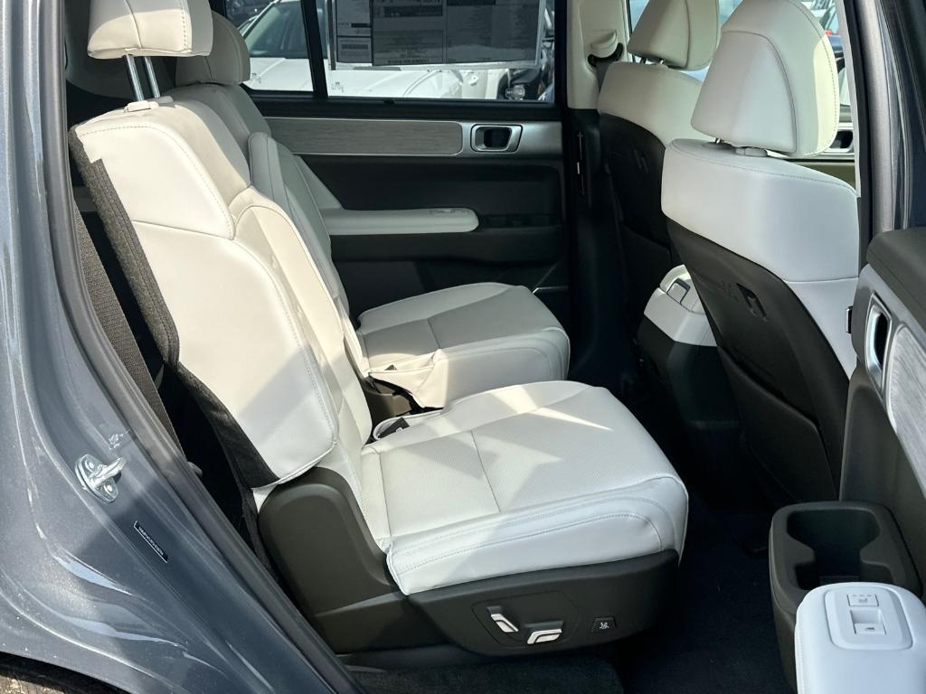 new 2025 Hyundai SANTA FE HEV car, priced at $47,061