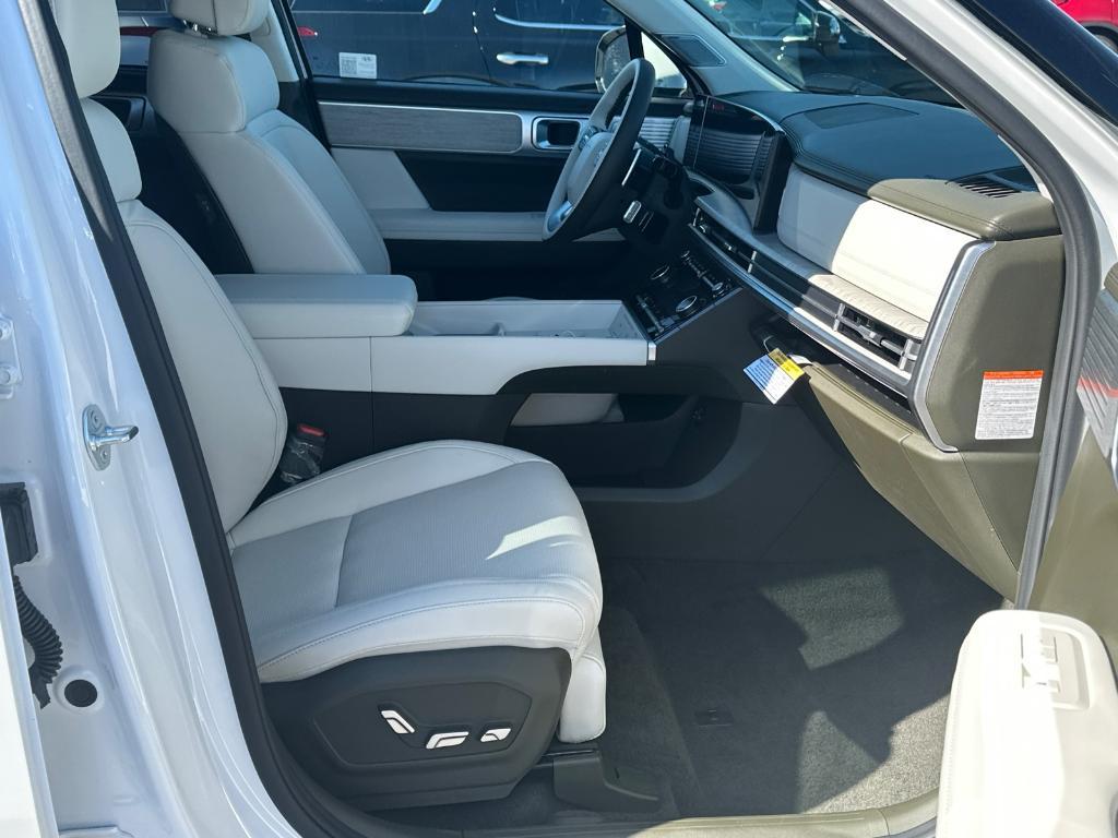 new 2025 Hyundai SANTA FE HEV car, priced at $48,930
