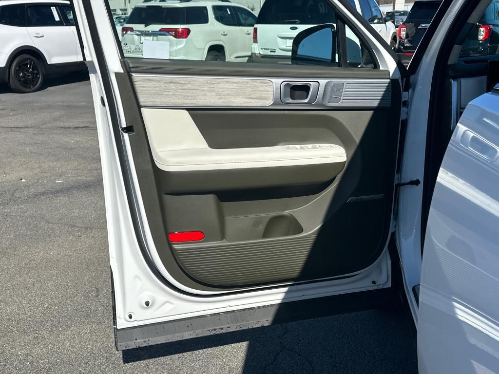 new 2025 Hyundai SANTA FE HEV car, priced at $48,930