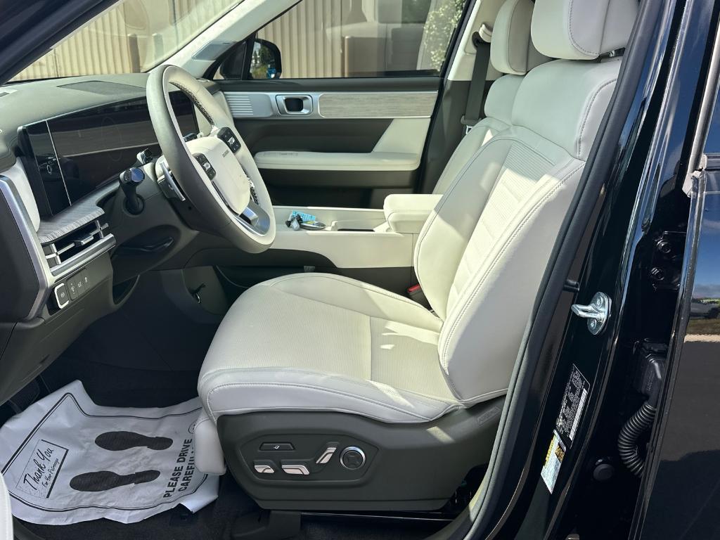 new 2025 Hyundai SANTA FE HEV car, priced at $51,075